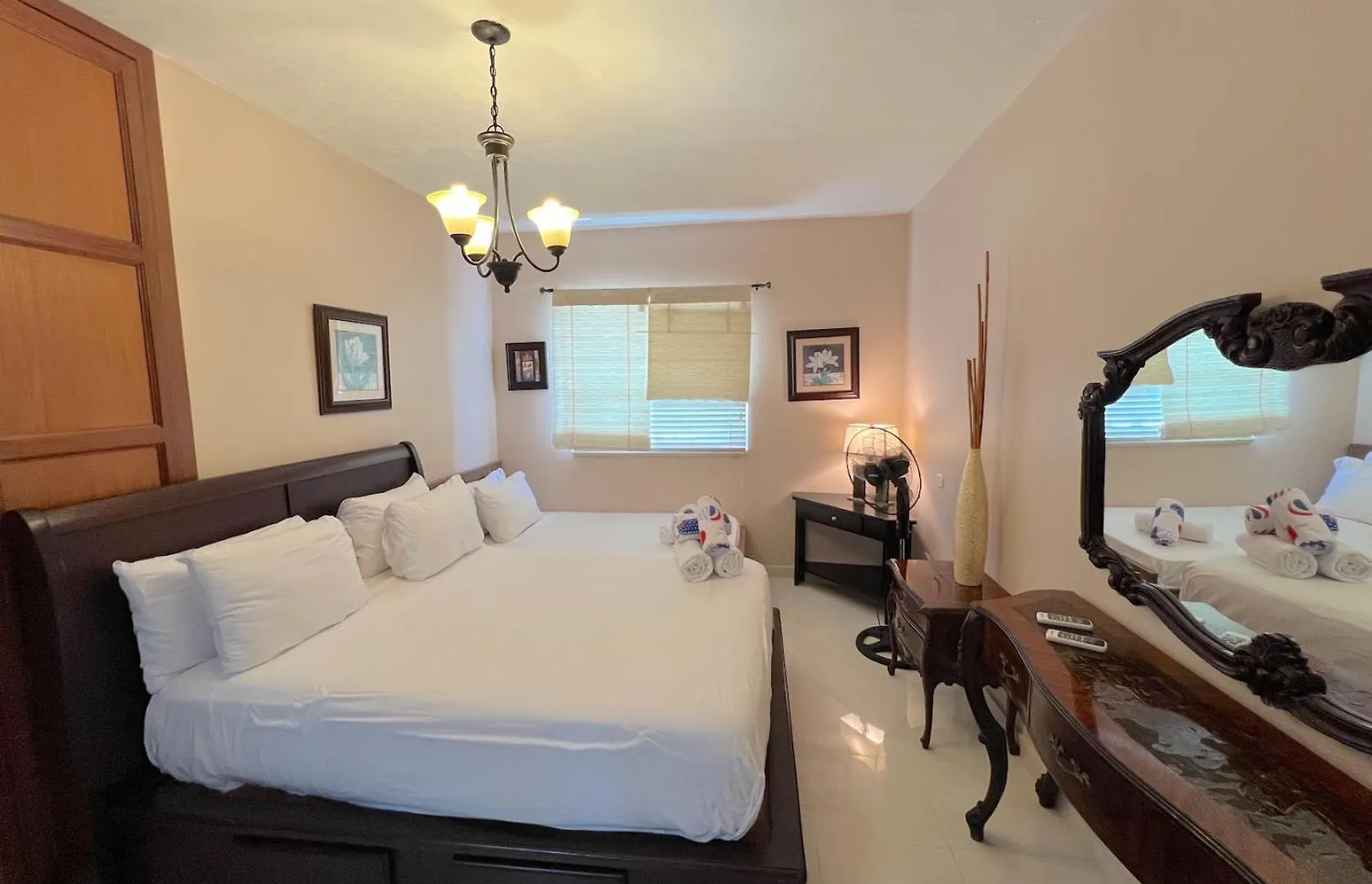 Serenity Villas And Suites - Playa Los Corales Punta Cana Hotel